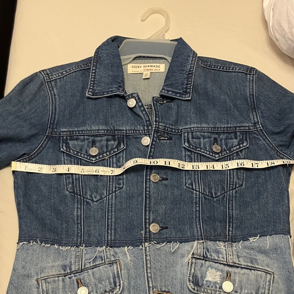 Lucky Brand Women's Pieced Waisted Denim Trucker Jacket Dark/light Denim sz M - Picture 9 of 9